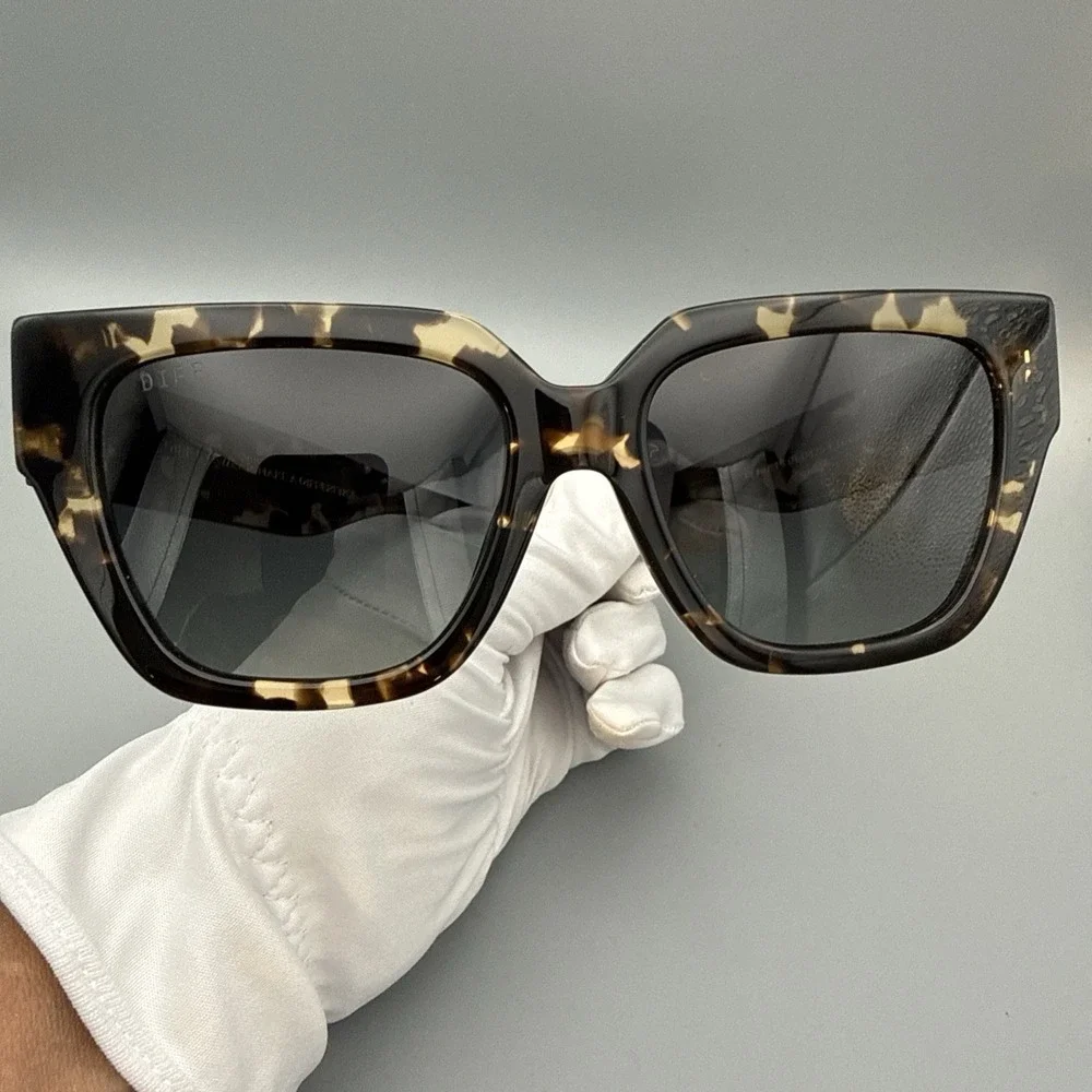 DIFF Remi II Designer Sunglasses Authentic- Tortoise Cat Eye-Polarized Gradient